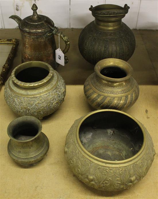 6 Indian and Islamic metal vessels